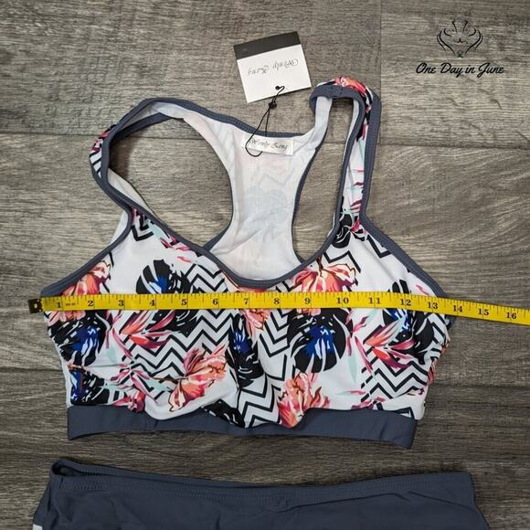Wenly Zeng Crop Top Boyshort Bikini Swimsuit Size S - Picture 3 of 4